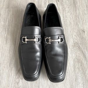 Ferrragamo Men’s Loafer. Color - black. Size 9. Comfy. Silver buckle.